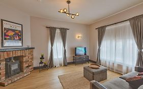Avenue Apartment